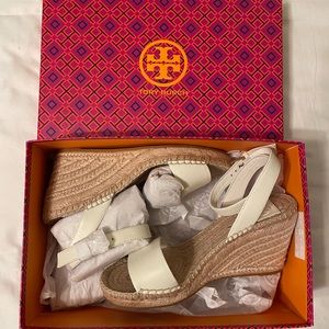 NEW IN BOX Tory Burch Wedges